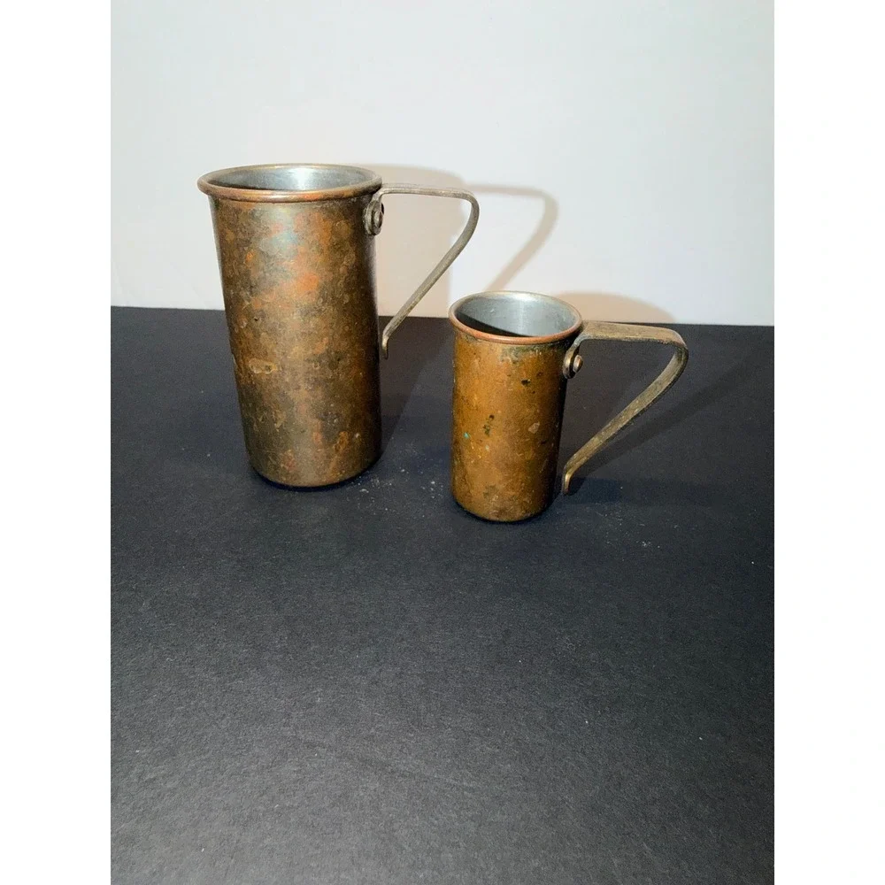 2 Vintage Copper Measuring Cups Rustic Primitive Farmhouse Kitchen 3/4 1/4 cup